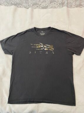 SITKA Logo Graphic T-Shirt with SITKA patch on sleeve Size XXL 🦌